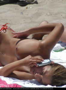 Sexy beach girls