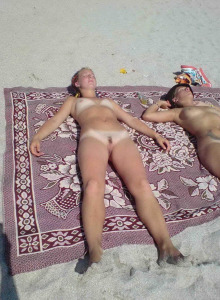 Perfect nudists babes on the beach