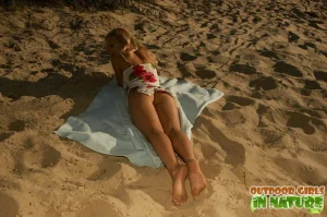 01-beautiful-nude-in-nature-scenes