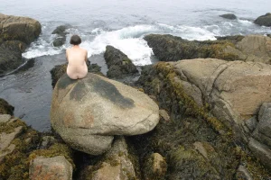 02-sleeping-nude-beauty