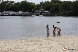 15-three-amazing-nudists