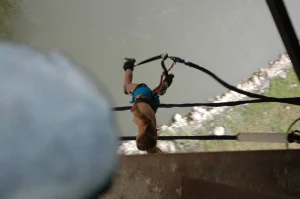 17-babes-bungee-jumping