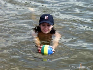 06-nude-beauty-with-a-ball