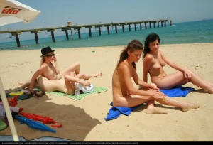 16-shiny-nudist-on-the-beach
