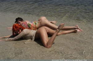 07-patient-girlsfriends-laying-by-the-water