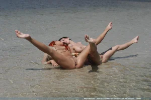 15-patient-girlsfriends-laying-by-the-water