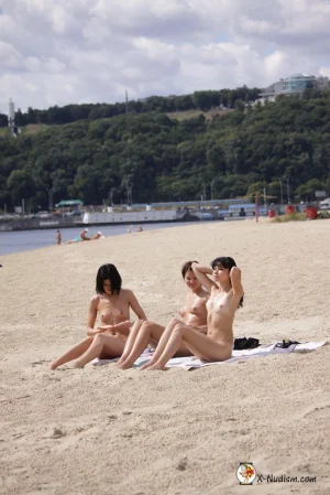 06-three-charming-nudists