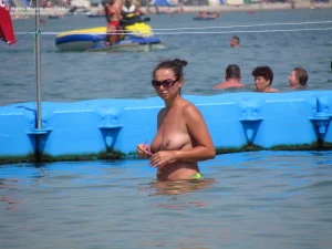 09-adorable-sexy-naked-babes