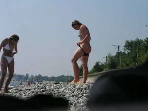 07-nudist-chicks-on-the-sun-beach