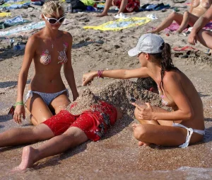 01-sweet-boobed-chicks