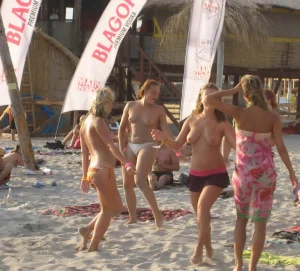 08-wonderful-candid-teens