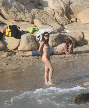 03-candid-babe-on-rocks