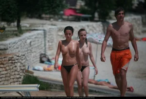 10-two-chicks-got-great-tits