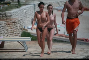 11-two-chicks-got-great-tits