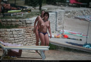 09-wonderful-nudists-sisters