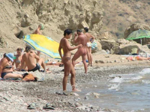 04-lovely-nudists-guys