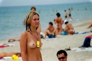 04-nudists-from-kazantip