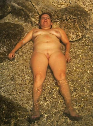 03-old-women-on-the-nude-beach