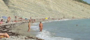 11-nudist-beaches-shoots