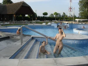 02-wonderful-nudists-trip