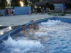 06-wonderful-nudists-trip