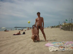 01-perfect-nudists-couples