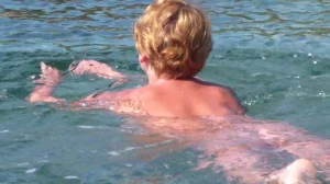 02-lovely-babes-dont-hide-anything