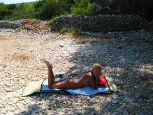 05-lovely-babes-dont-hide-anything