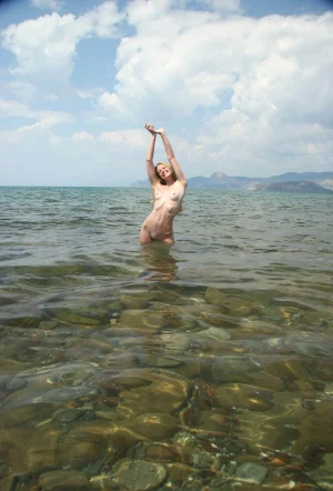 09-lovely-babes-dont-hide-anything