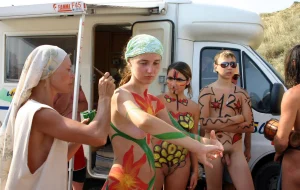 05-great-party-on-the-beach