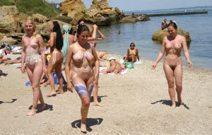 16-great-party-on-the-beach