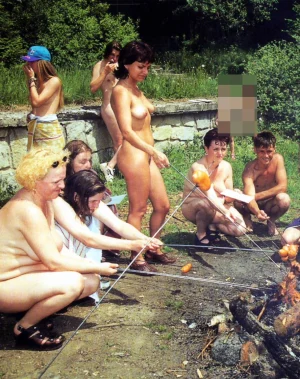 11-lovely-naked-chicks