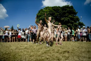 10-nudist-festival-in-london