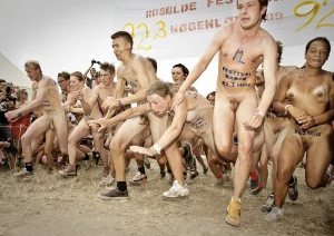 17-nudist-festival-in-london
