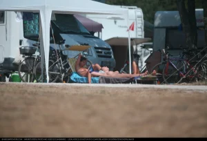 10-hot-babe-in-nudist-camp