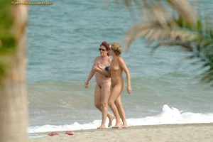 17-they-dont-know-they-are-being-watched